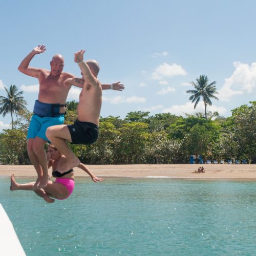 jumping-into-ocean-catamaran-excursion